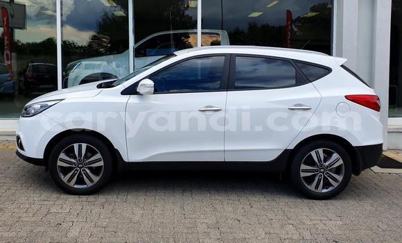 Nunua Ilio tumika Hyundai ix35 Nyeupe Gari ndani ya Livingstone nchini Zambia Nunua Ilio tumika Hyundai ix35 Nyeupe Gari ndani ya Livingstone nchini Zambia