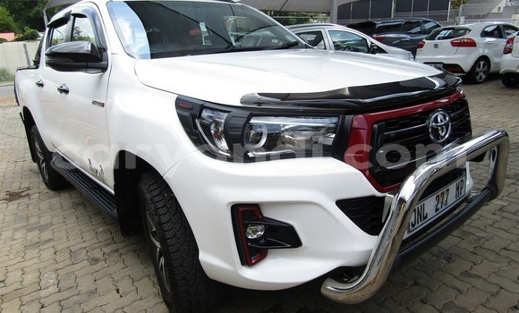 Nunua Ilio tumika Toyota Hilux Nyeupe Gari ndani ya Livingstone nchini Zambia Nunua Ilio tumika Toyota Hilux Nyeupe Gari ndani ya Livingstone nchini Zambia