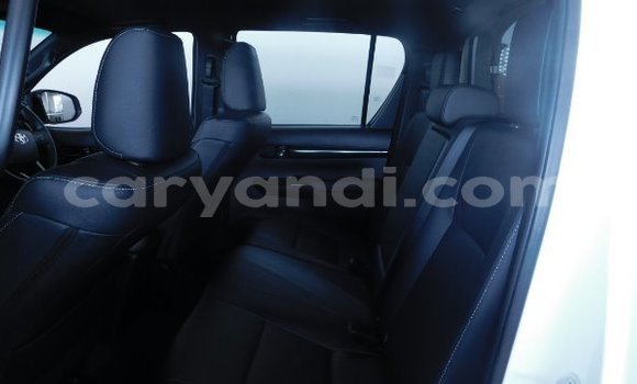 Nunua Ilio tumika Toyota Hilux Nyeupe Gari ndani ya Livingstone nchini Zambia Nunua Ilio tumika Toyota Hilux Nyeupe Gari ndani ya Livingstone nchini Zambia