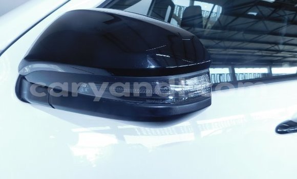 Nunua Ilio tumika Toyota Hilux Nyeupe Gari ndani ya Livingstone nchini Zambia Nunua Ilio tumika Toyota Hilux Nyeupe Gari ndani ya Livingstone nchini Zambia