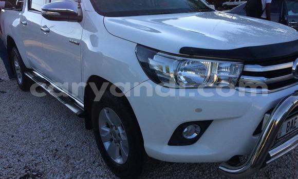 Acheter Occasion Voiture Toyota Hilux Blanc à Lusaka, Zambie Acheter Occasion Voiture Toyota Hilux Blanc à Lusaka, Zambie