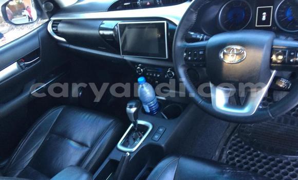 Acheter Occasion Voiture Toyota Hilux Blanc à Lusaka, Zambie Acheter Occasion Voiture Toyota Hilux Blanc à Lusaka, Zambie