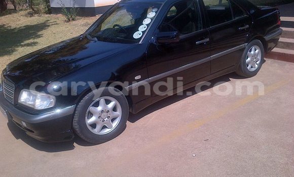 Tenga Tsaru Mercedes‒Benz 200 Nhema Mota in Chipata in Zambia Tenga Tsaru Mercedes‒Benz 200 Nhema Mota in Chipata in Zambia