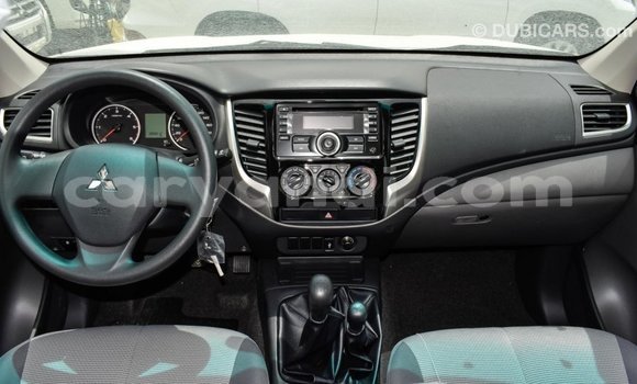 Acheter Import Voiture Mitsubishi L200 Autre à Import - Dubai, Zambie Acheter Import Voiture Mitsubishi L200 Autre à Import - Dubai, Zambie