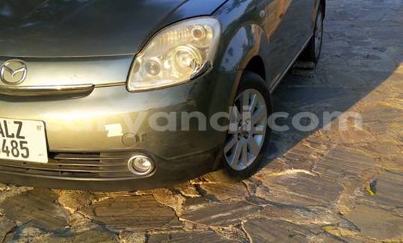 Acheter Occasion Voiture Mazda 323 Noir à Chipata, Zambie Acheter Occasion Voiture Mazda 323 Noir à Chipata, Zambie