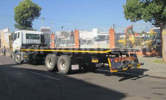 Tenga Tsaru Mitsubishi Fuso Chena Rori in Livingstone in Zambia Tenga Tsaru Mitsubishi Fuso Chena Rori in Livingstone in Zambia