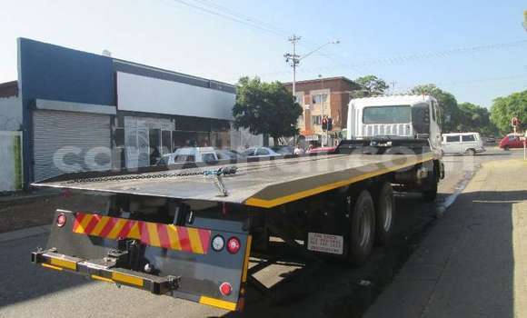 Tenga Tsaru Mitsubishi Fuso Chena Rori in Livingstone in Zambia Tenga Tsaru Mitsubishi Fuso Chena Rori in Livingstone in Zambia