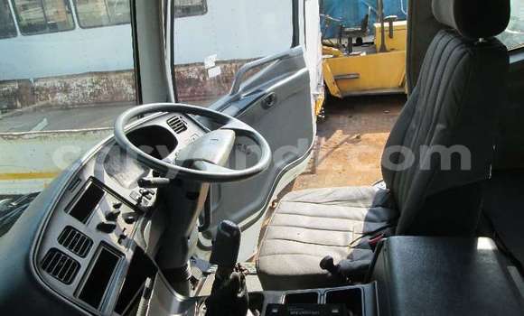 Tenga Tsaru Mitsubishi Fuso Chena Rori in Livingstone in Zambia Tenga Tsaru Mitsubishi Fuso Chena Rori in Livingstone in Zambia