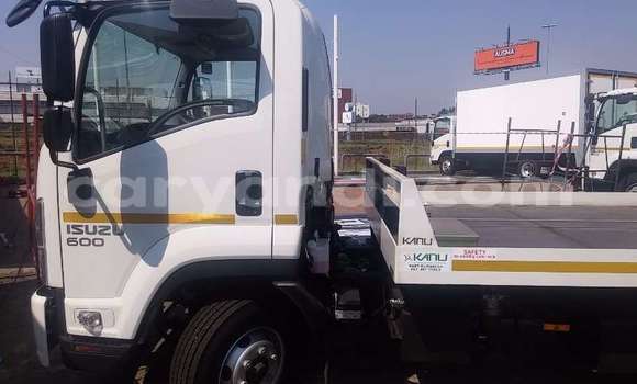 Acheter Occasion Utilitaire Isuzu FTR 850 Blanc à Lusaka, Zambie Acheter Occasion Utilitaire Isuzu FTR 850 Blanc à Lusaka, Zambie