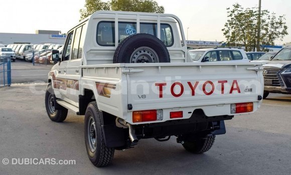 Buy Import Toyota Land Cruiser White Car in Import - Dubai in Zambia Buy Import Toyota Land Cruiser White Car in Import - Dubai in Zambia