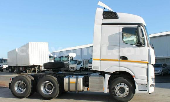 Buy Used Mercedes–Benz Truck White Truck in Lusaka in Zambia Buy Used Mercedes–Benz Truck White Truck in Lusaka in Zambia