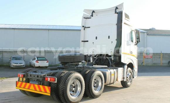 Buy Used Mercedes–Benz Truck White Truck in Lusaka in Zambia Buy Used Mercedes–Benz Truck White Truck in Lusaka in Zambia