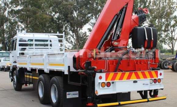 Acheter Occasion Utilitaire Nissan UD Blanc à Lusaka, Zambie Acheter Occasion Utilitaire Nissan UD Blanc à Lusaka, Zambie