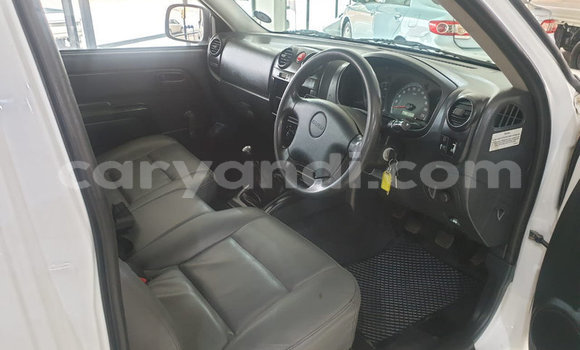 Acheter Occasion Voiture Isuzu KB Blanc à Lusaka, Zambie Acheter Occasion Voiture Isuzu KB Blanc à Lusaka, Zambie