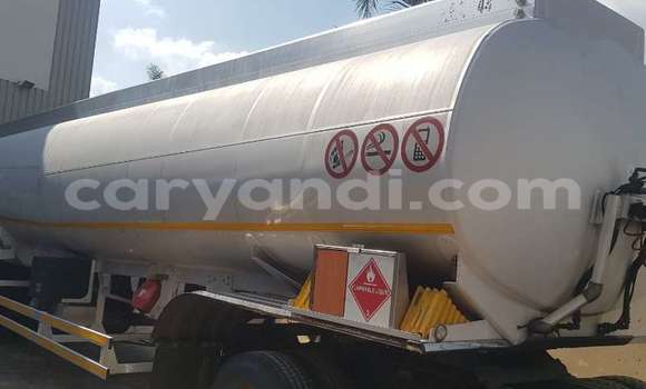 Acheter Occasion Utilitaire Mercedes–Benz 2644 Blanc à Lusaka, Zambie Acheter Occasion Utilitaire Mercedes–Benz 2644 Blanc à Lusaka, Zambie