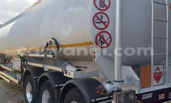 Acheter Occasion Utilitaire Mercedes–Benz 2644 Blanc à Lusaka, Zambie Acheter Occasion Utilitaire Mercedes–Benz 2644 Blanc à Lusaka, Zambie