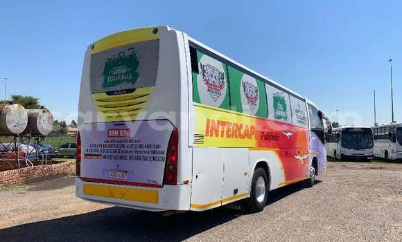 Acheter Occasion Utilitaire Volvo FL Blanc à Lusaka, Zambie Acheter Occasion Utilitaire Volvo FL Blanc à Lusaka, Zambie