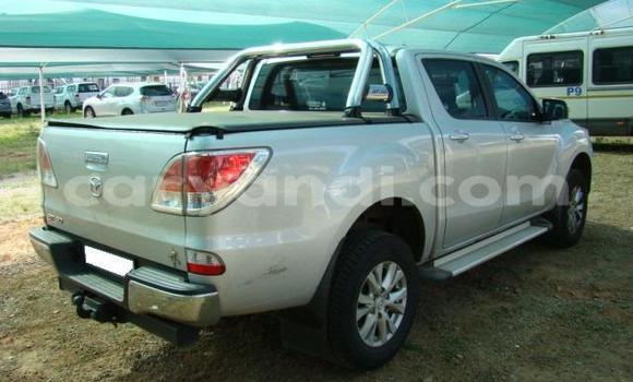 Nunua Ilio tumika Mazda BT-50 Fedha Gari ndani ya Lusaka nchini Zambia Nunua Ilio tumika Mazda BT-50 Fedha Gari ndani ya Lusaka nchini Zambia