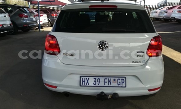 Acheter Occasion Voiture Volkswagen Polo Blanc à Livingstone, Zambie Acheter Occasion Voiture Volkswagen Polo Blanc à Livingstone, Zambie