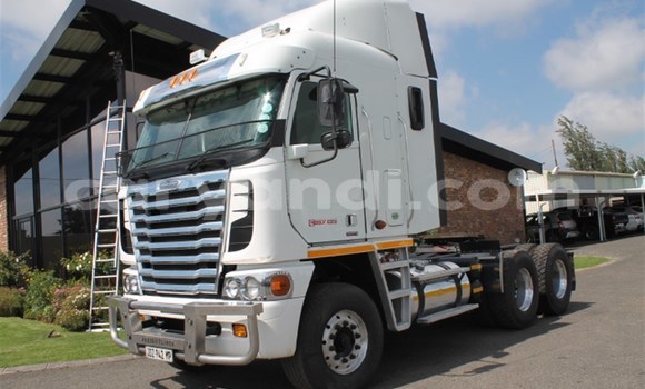 Buy Used Caterpillar 120 White Truck in Lusaka in Zambia