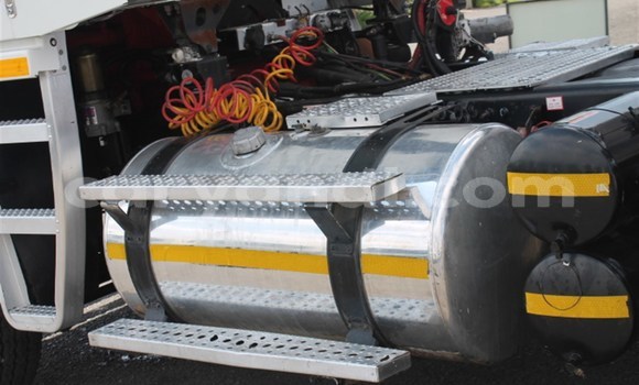 Acheter Occasion Utilitaire Caterpillar 120 Blanc à Lusaka, Zambie Acheter Occasion Utilitaire Caterpillar 120 Blanc à Lusaka, Zambie