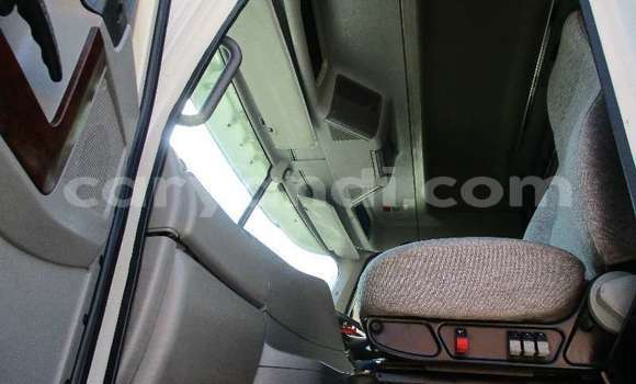 Acheter Occasion Utilitaire Caterpillar 120 Blanc à Lusaka, Zambie Acheter Occasion Utilitaire Caterpillar 120 Blanc à Lusaka, Zambie