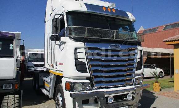 Acheter Occasion Utilitaire Caterpillar 120 Blanc à Lusaka, Zambie Acheter Occasion Utilitaire Caterpillar 120 Blanc à Lusaka, Zambie