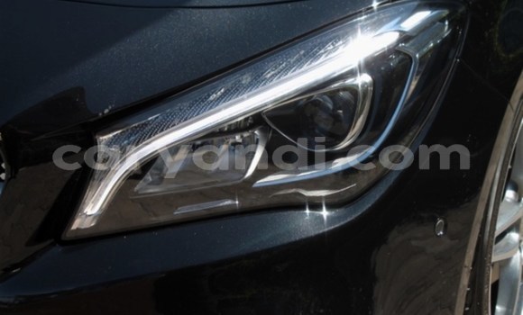 Tenga Tsaru Mercedes‒Benz 200 Nhema Mota in Livingstone in Zambia Tenga Tsaru Mercedes‒Benz 200 Nhema Mota in Livingstone in Zambia