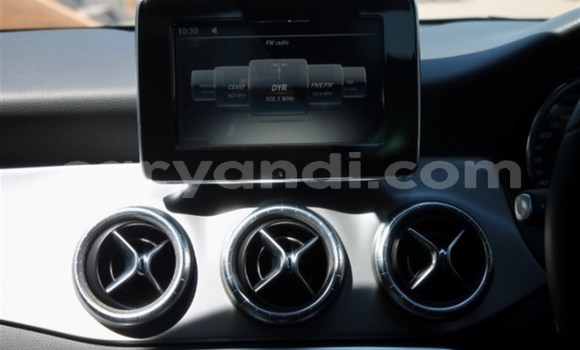 Tenga Tsaru Mercedes‒Benz 200 Nhema Mota in Livingstone in Zambia Tenga Tsaru Mercedes‒Benz 200 Nhema Mota in Livingstone in Zambia