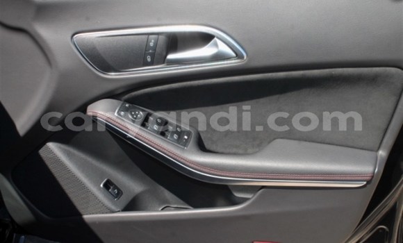 Tenga Tsaru Mercedes‒Benz 200 Nhema Mota in Livingstone in Zambia Tenga Tsaru Mercedes‒Benz 200 Nhema Mota in Livingstone in Zambia