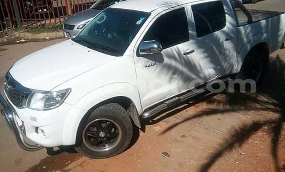Buy Used Toyota Hilux White Car in Lusaka in Zambia Buy Used Toyota Hilux White Car in Lusaka in Zambia