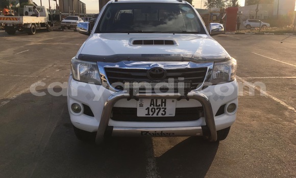 Acheter Occasion Voiture Toyota Hilux Blanc à Lusaka, Zambie Acheter Occasion Voiture Toyota Hilux Blanc à Lusaka, Zambie