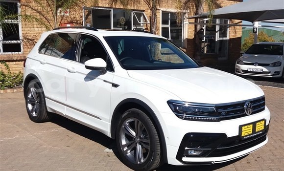 Buy Used Volkswagen Tiguan White Car in Livingstone in Zambia Buy Used Volkswagen Tiguan White Car in Livingstone in Zambia