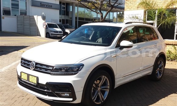 Buy Used Volkswagen Tiguan White Car in Livingstone in Zambia Buy Used Volkswagen Tiguan White Car in Livingstone in Zambia