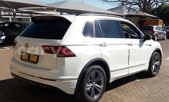 Buy Used Volkswagen Tiguan White Car in Livingstone in Zambia Buy Used Volkswagen Tiguan White Car in Livingstone in Zambia