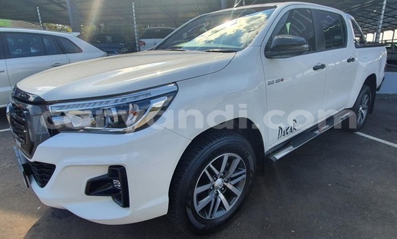 Nunua Ilio tumika Toyota Hilux Nyeupe Gari ndani ya Livingstone nchini Zambia Nunua Ilio tumika Toyota Hilux Nyeupe Gari ndani ya Livingstone nchini Zambia