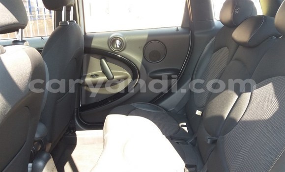 Acheter Occasion Voiture MINI Countryman Blanc à Chingola, Zambie Acheter Occasion Voiture MINI Countryman Blanc à Chingola, Zambie