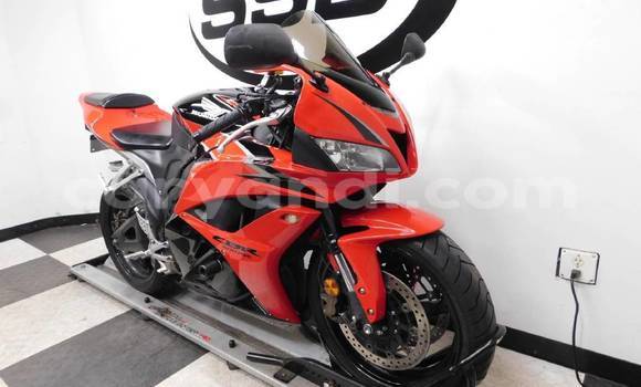 Acheter Occasion Moto Honda CBR 1000 RR Beige à Lusaka, Zambie Acheter Occasion Moto Honda CBR 1000 RR Beige à Lusaka, Zambie
