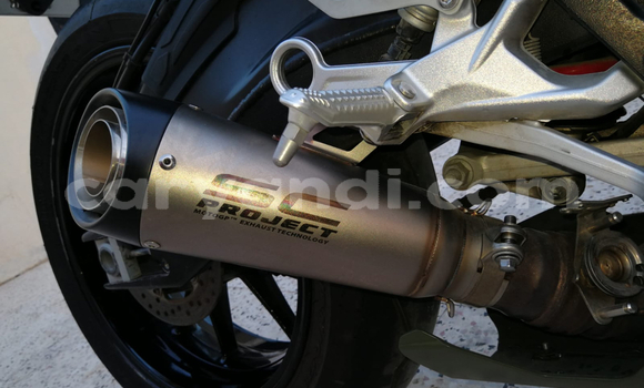 Acheter Occasion Moto BMW S 1000 Beige à Lusaka, Zambie Acheter Occasion Moto BMW S 1000 Beige à Lusaka, Zambie