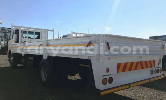 Nunua Ilio tumika Nissan UD Nyeupe Lori ndani ya Chingola nchini Zambia Nunua Ilio tumika Nissan UD Nyeupe Lori ndani ya Chingola nchini Zambia