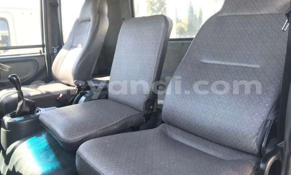 Nunua Ilio tumika Nissan UD Nyeupe Lori ndani ya Chingola nchini Zambia Nunua Ilio tumika Nissan UD Nyeupe Lori ndani ya Chingola nchini Zambia