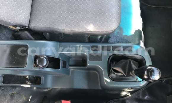 Nunua Ilio tumika Nissan UD Nyeupe Lori ndani ya Chingola nchini Zambia Nunua Ilio tumika Nissan UD Nyeupe Lori ndani ya Chingola nchini Zambia