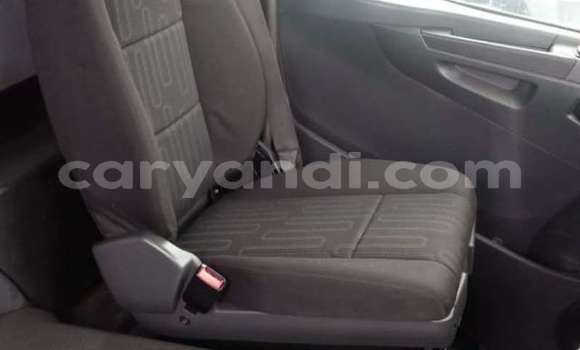 Tenga Tsaru Mercedes–Benz 3331 Chena Rori in Chingola in Zambia Tenga Tsaru Mercedes–Benz 3331 Chena Rori in Chingola in Zambia