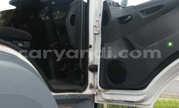 Tenga Tsaru Mercedes–Benz 3331 Chena Rori in Chingola in Zambia Tenga Tsaru Mercedes–Benz 3331 Chena Rori in Chingola in Zambia