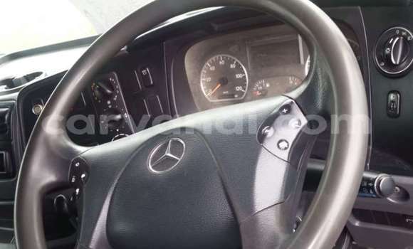 Tenga Tsaru Mercedes–Benz 3331 Chena Rori in Chingola in Zambia Tenga Tsaru Mercedes–Benz 3331 Chena Rori in Chingola in Zambia