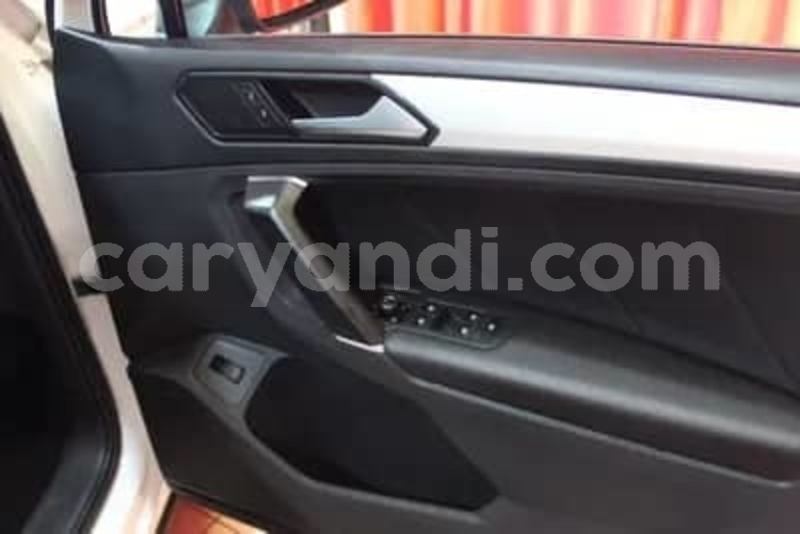 Big with watermark 2015 volkswagen tiguan 10