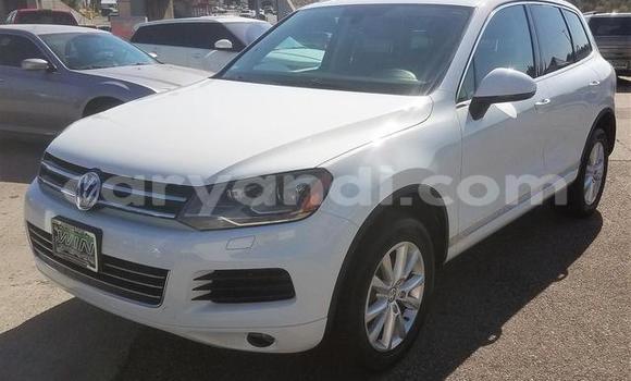 Acheter Occasion Voiture Volkswagen Touareg Blanc à Livingstone, Zambie Acheter Occasion Voiture Volkswagen Touareg Blanc à Livingstone, Zambie