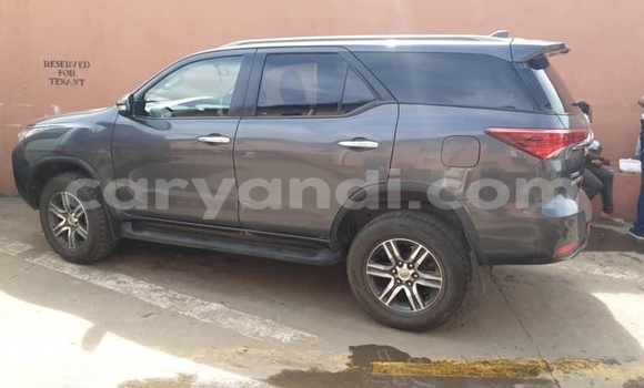 Acheter Occasion Voiture Toyota Fortuner Noir à Lusaka, Zambie Acheter Occasion Voiture Toyota Fortuner Noir à Lusaka, Zambie
