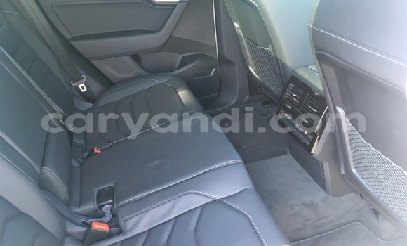 Acheter Occasion Voiture Volkswagen Touran Blanc à Livingstone, Zambie Acheter Occasion Voiture Volkswagen Touran Blanc à Livingstone, Zambie