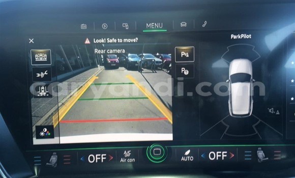 Acheter Occasion Voiture Volkswagen Touran Blanc à Livingstone, Zambie Acheter Occasion Voiture Volkswagen Touran Blanc à Livingstone, Zambie